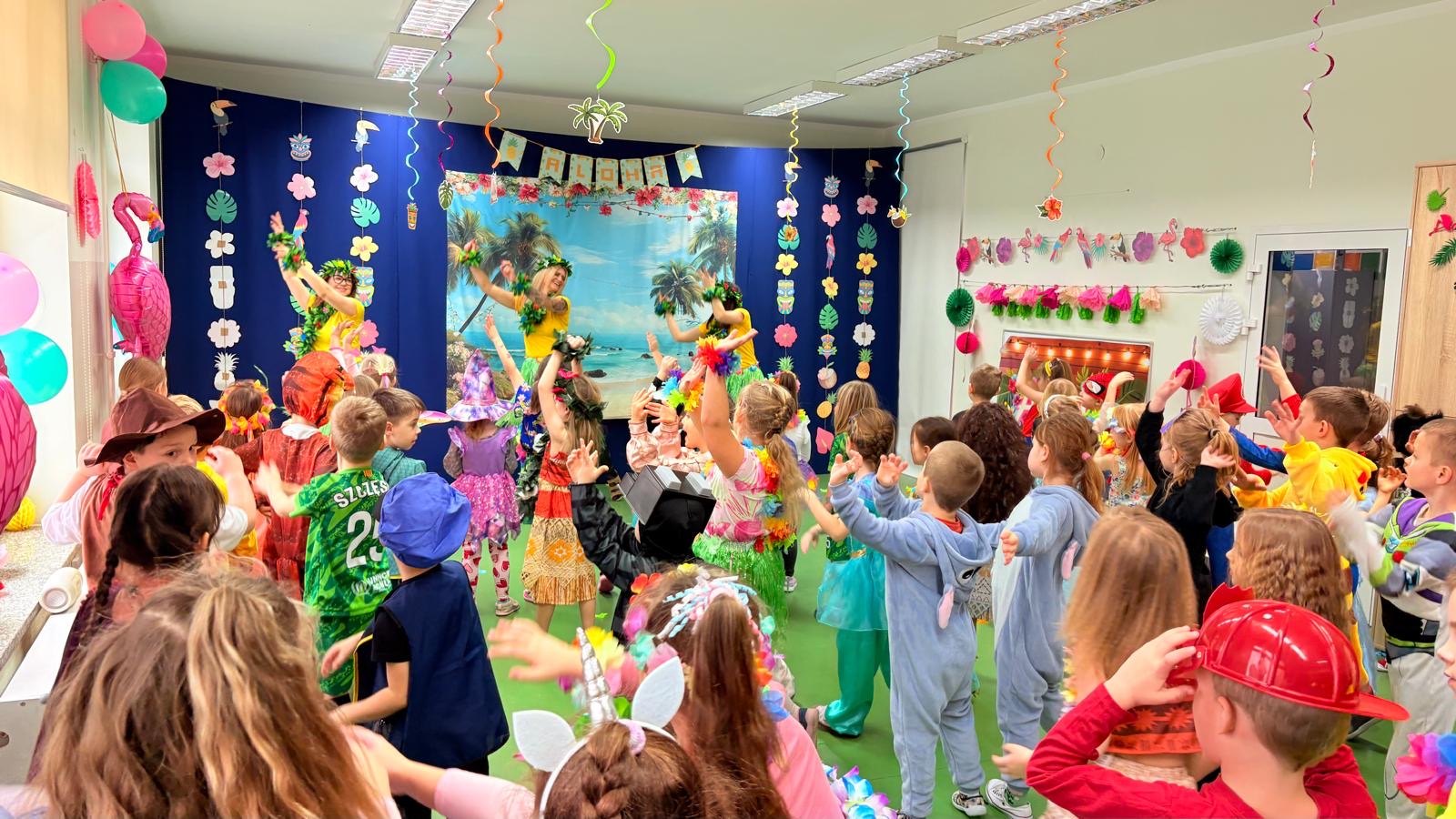  Dzieci w przebraniach